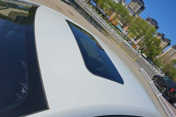 Used Roewe i5 2021 1.5L CVT Platinum Edition Roof