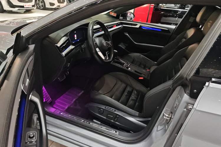 Used Volkswagen FAW-Volkswagen CC 2023 380TSI Striking Edition Interior 2