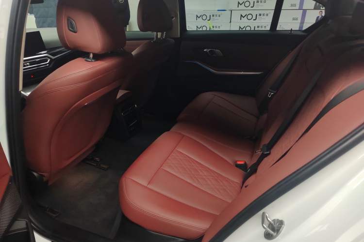 Used BMW i3 2023 eDrive 40 L Midnight Edition Interior 1