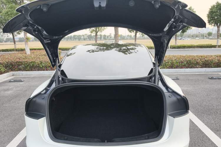 Used Tesla Model 3 2023 Rear-Wheel-Drive Version
