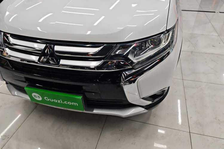 Used Mitsubishi Outlander 2018 2.0L Two-Wheel Drive Glory Edition 5 Seats