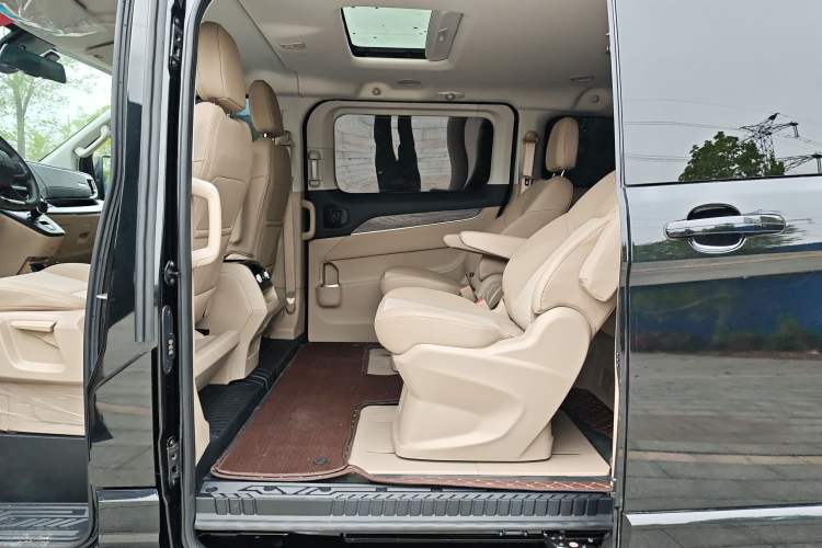 Used Ford Tourneo Custom 2023 2.0T Automatic Comfort Edition Interior 10