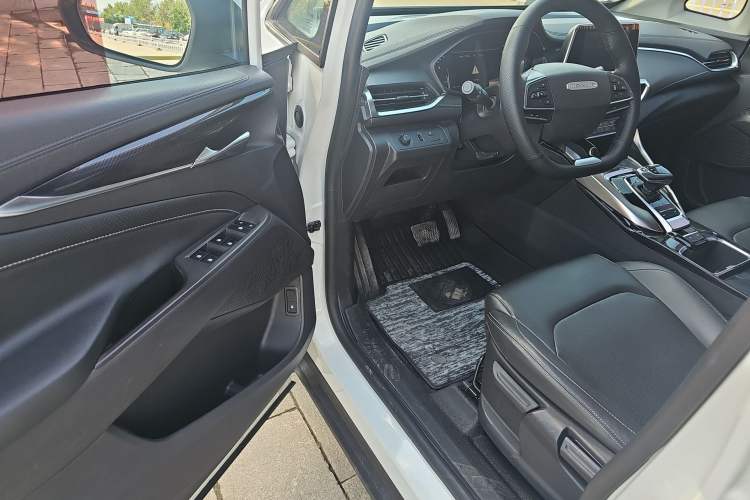 Used SAIC MAXUS EUNIQ 5 2020 1.3T PLUG-IN Elite Edition
