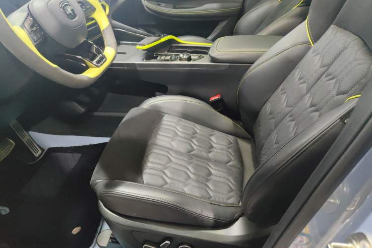 Used CHANGAN UNI-T 2022 1.5T Sport Edition Flagship Version Left Front Seat