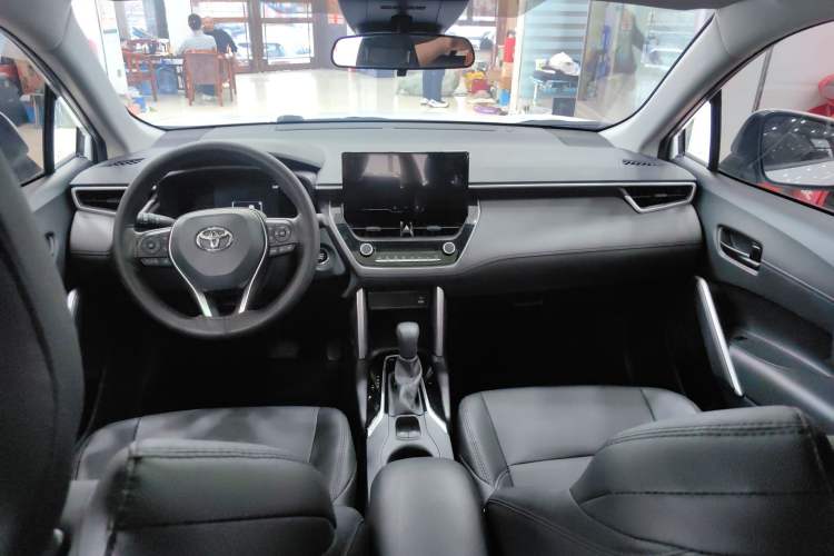 Used Toyota FRONTLANDER 2024 2.0L CVT Leading Edition Interior 3