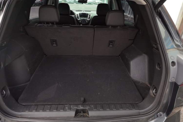 Used Chevrolet Equinox 2019 535T Automatic YuJie Edition China V Standard Trunk