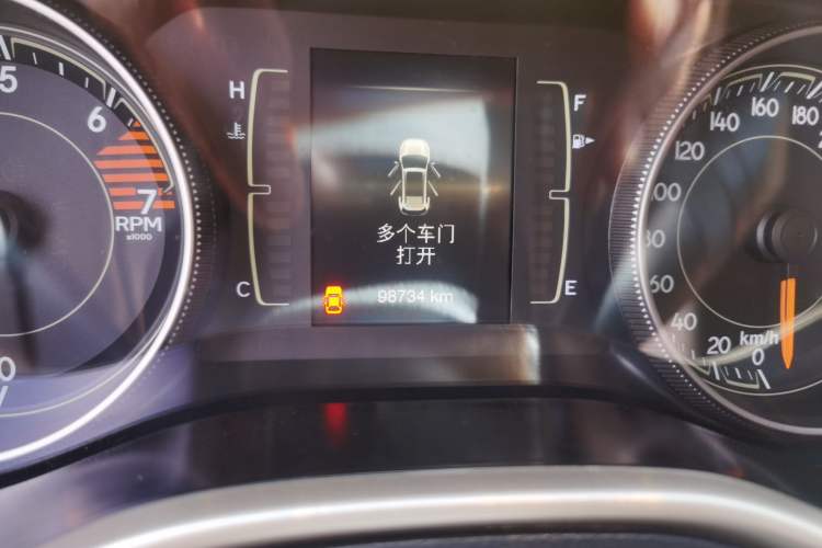 Used Jeep Cherokee 2016 2.0L Leading Edition Odometer Close Up