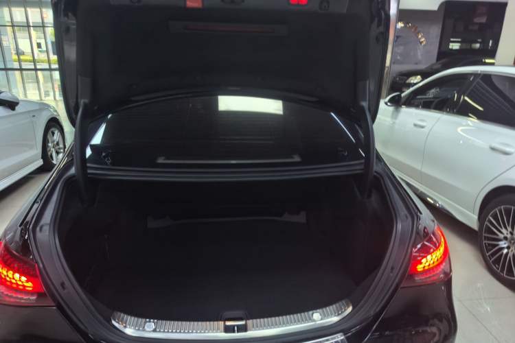 Used Mercedes-Benz E-Class 2021 E 300 L Premium Edition
