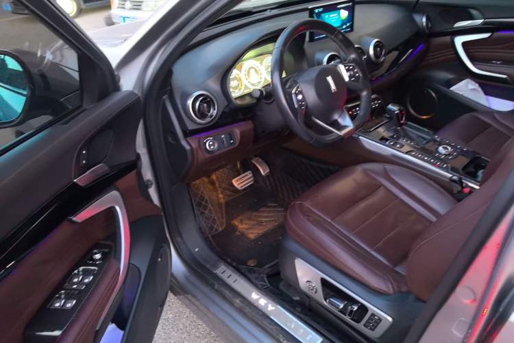 Used Wey VV7 2017 2.0T Flagship Model
