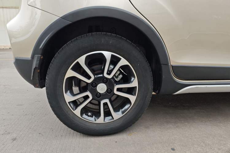 Used Geely Auto Vision X3 2017 1.5L Manual Elite Model Exterior 7