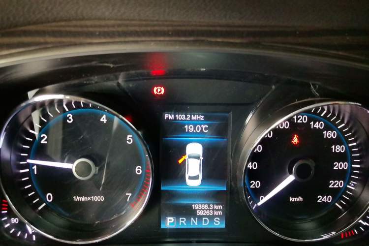 Used Hongqi H7 2019 1.8T Comfort Edition Odometer Close Up