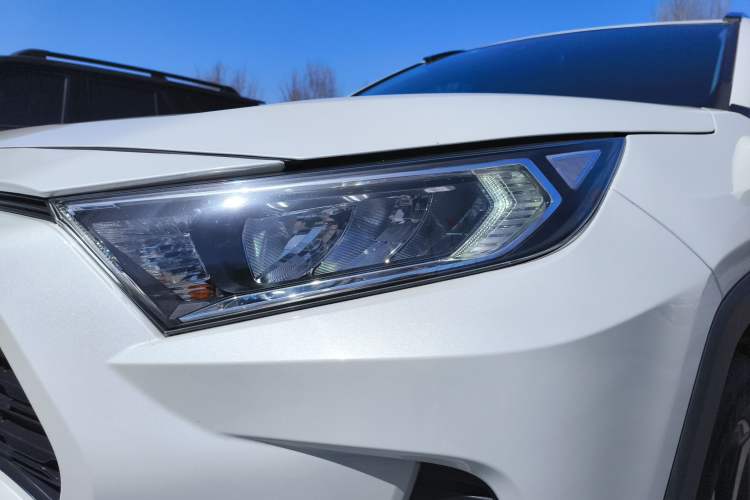 Used Toyota RAV4 2020 2.0L CVT Two-Wheel Drive Fashion Edition Exterior 3