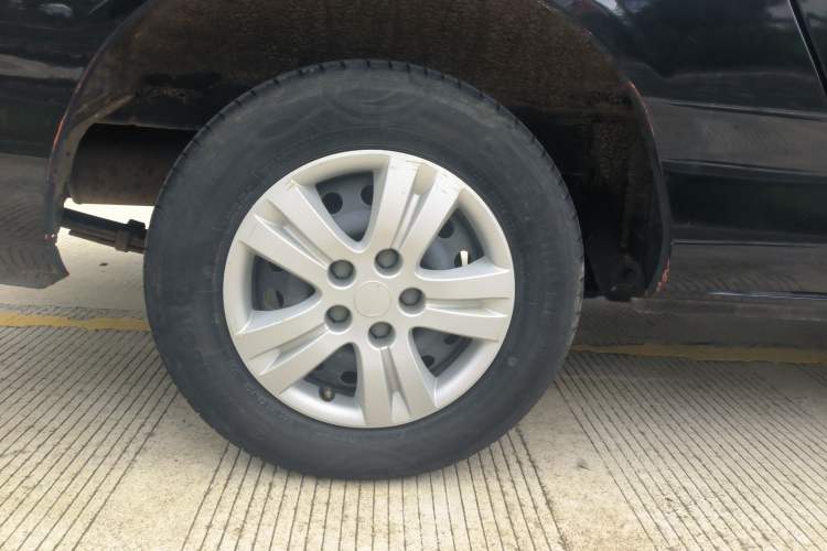 Used FORTHING Lingzhi 2024 M5L 1.5T Manual Comfort 7-Seater