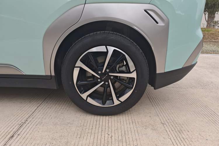 Used AION Y 2023 Plus 510 Smart Edition