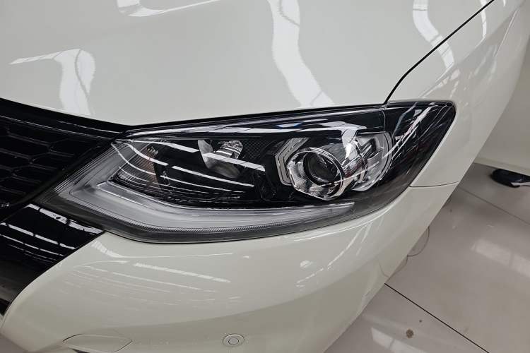 Used Nissan Tiida 2021 1.6L CVT Smart Drive Edition Left Front Headlight