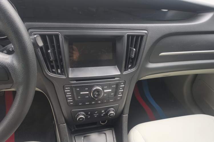 Used BAIC Senova D50 2014 1.5L manual standard version