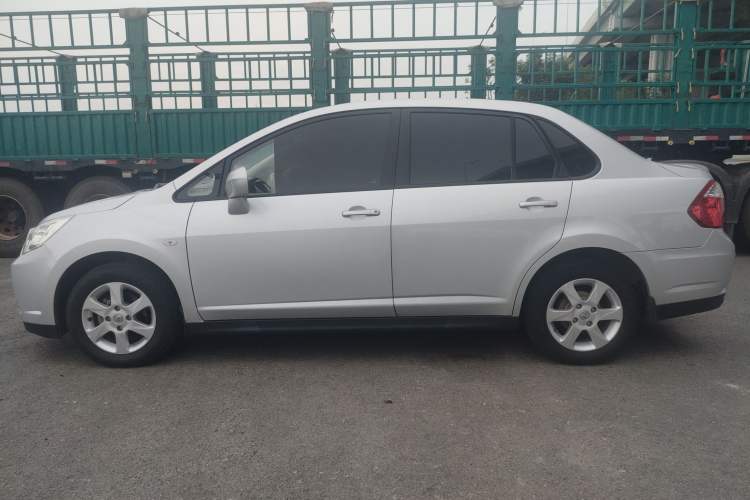 Used Venucia D50 2013 1.6L Manual Luxury Edition
