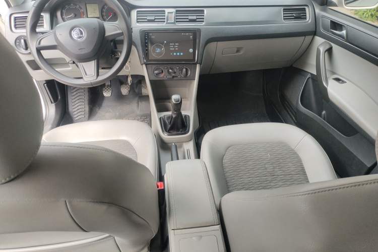 Used Skoda Rapid 2015 1.6L Manual Smart Selection Model