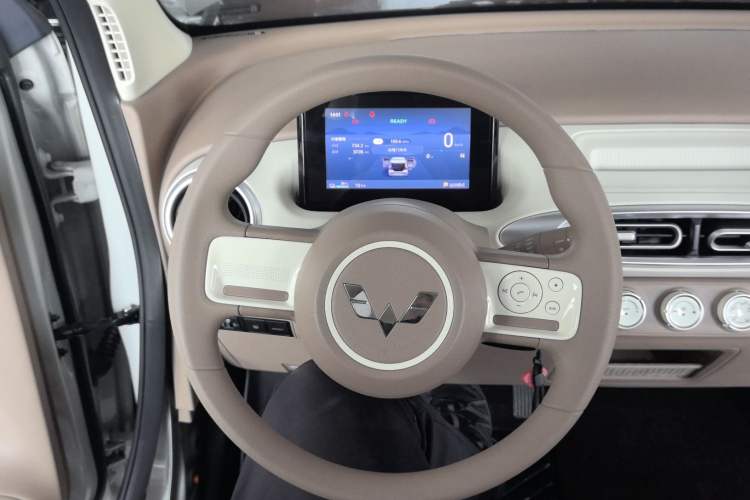 Used Wuling Hongguang MINIEV 2025 Four-Door Version Advanced Edition
