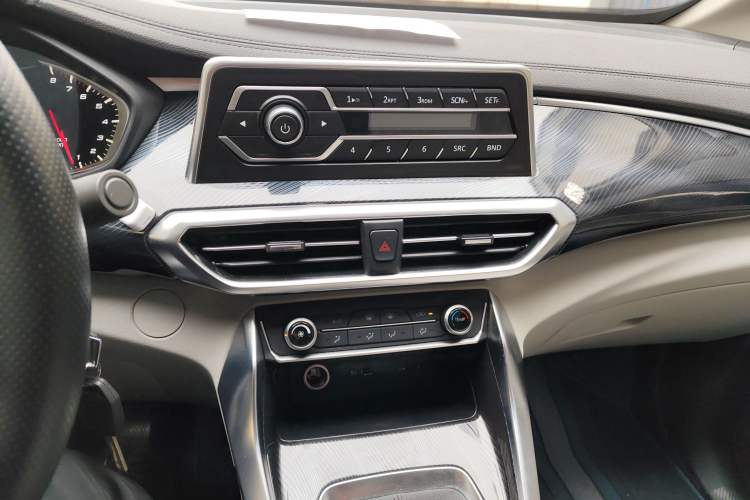 Used SAIC MAXUS G50 2024 1.5T Manual Comfort A Trim