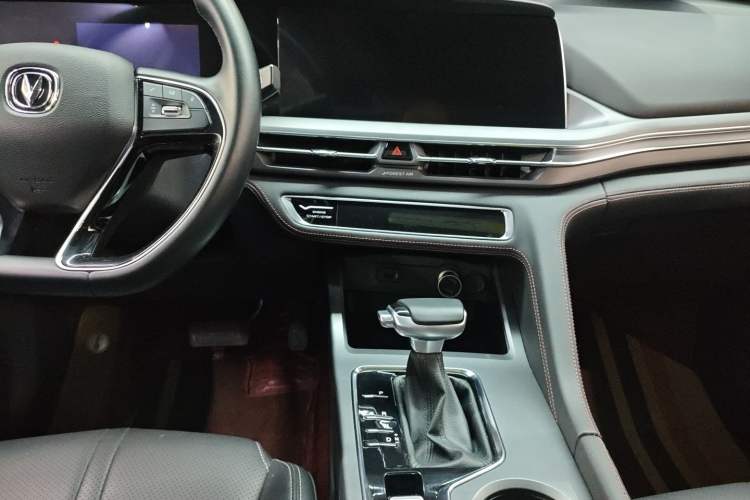 Used CHANGAN CS75 PLUS 2022 Classic Edition 1.5T Automatic Pioneer Model Audio And AC Panel