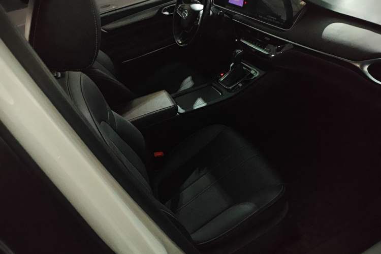 Used GAC Trumpchi M6 2021 PRO 270T DCT Luxury Edition Right Front Seat