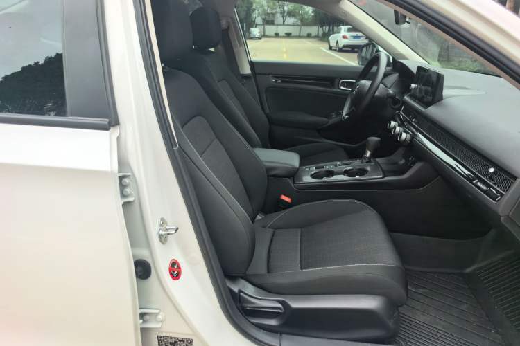 Used Honda Civic 2023 240TURBO CVT Dynamic · Center Stage Special Edition Right Front Seat