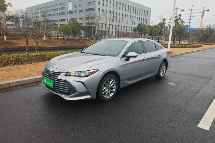 Used Toyota Avalon 2019 Dual-Engine 2.5L Luxury Edition China VI Standard