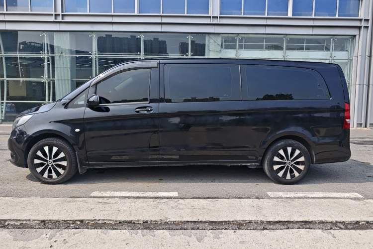 Used Mercedes-Benz Vito 2021 2.0T Elite Version 7 Seats Exterior 2