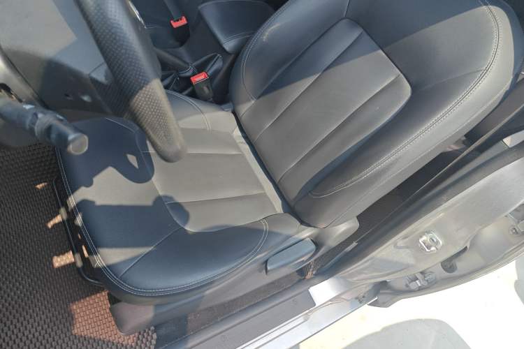 Used Dongfeng Ruichi 2021 2.4L Gasoline Two-Wheel-Drive Base Version with Long Cargo Bed 2TZD