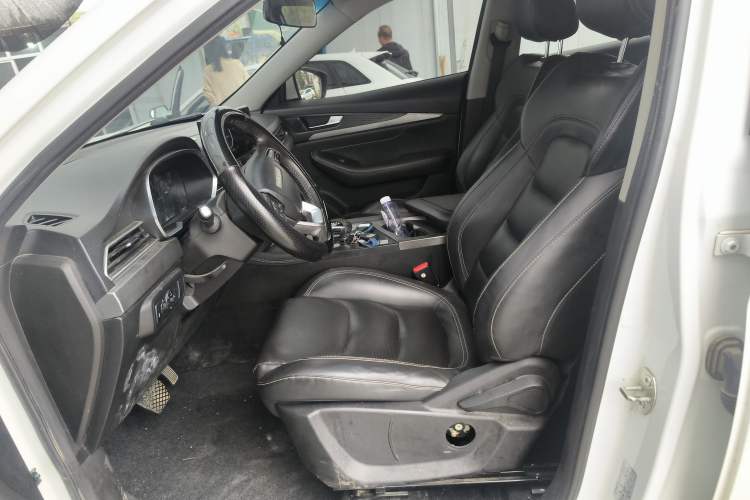 Used Soueast DX8S 2022 1.5T DCT Chieftain Edition 5 Seats
