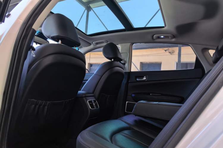 Used Kia K5 2019 Pro 1.6T Automatic Luxury Edition China VI Standard