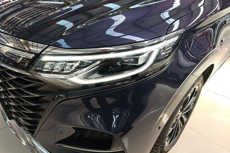 Used Roewe iMAX8 2021 400TGI Supreme Series Ultimate Edition
