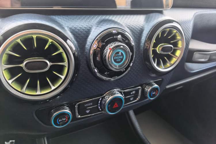 Used BAIC Off-Road BJ40 2019 PLUS 2.3T Automatic Four-Wheel Drive Flagship Edition China VI Emission Standard