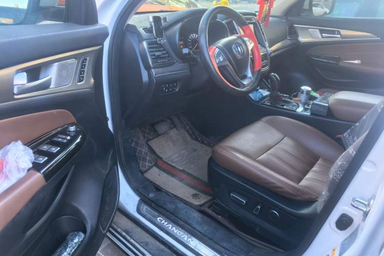 Used CHANGAN CS95 2017 2.0T Four-Wheel Drive ZhiZun Edition
