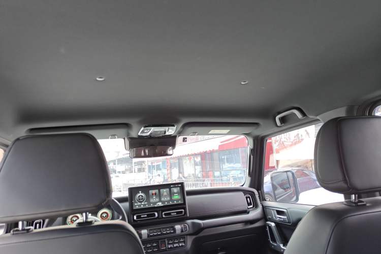 Used 212 T01 2024 2.0T Mechanic