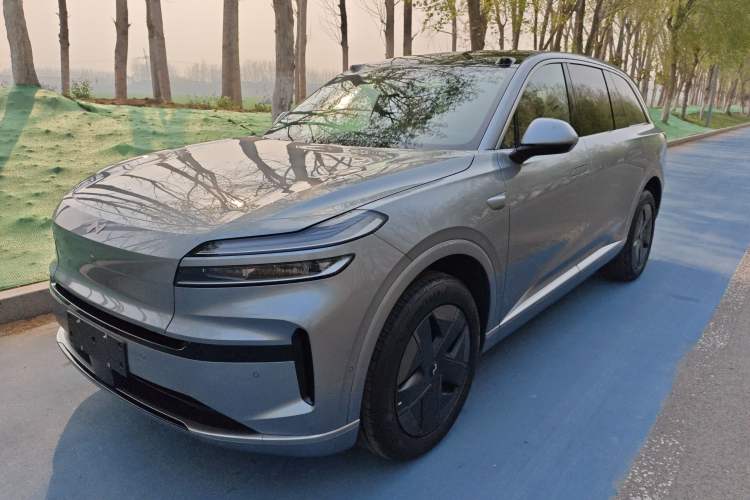 Used ONVO Luxeed L90 2025 Model—Max Six-Seater Version