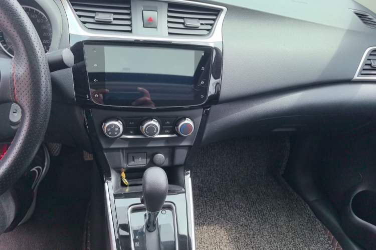 Used Nissan Sylphy 2021 Classic 1.6XL CVT Luxury Edition Audio And AC Panel