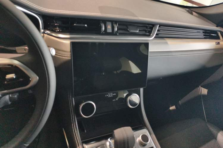 Used Jaguar F-PACE 2024 P250 R-Dynamic SE
