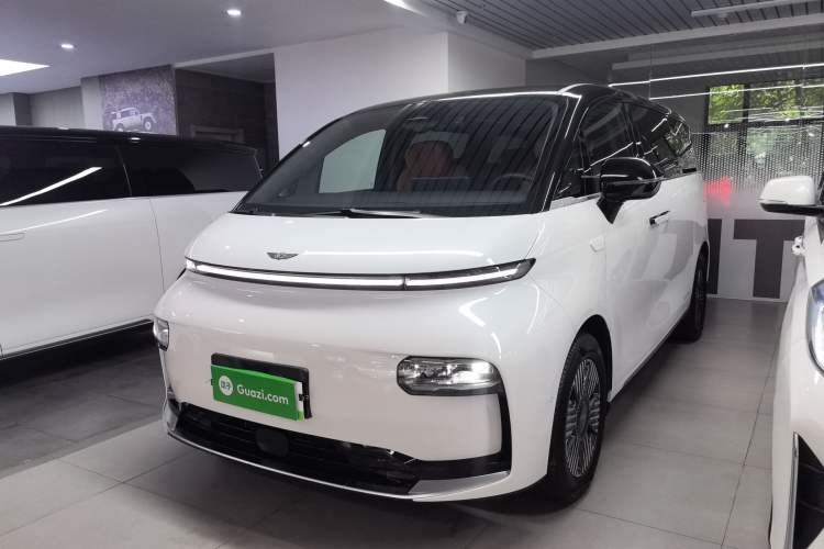 Used Geely Galaxy LEVC L380 2025 825 km Extraordinary Edition