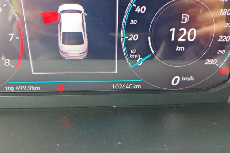 Used Volkswagen Passat 2019 330TSI Luxury Edition China VI Standard Odometer Close Up