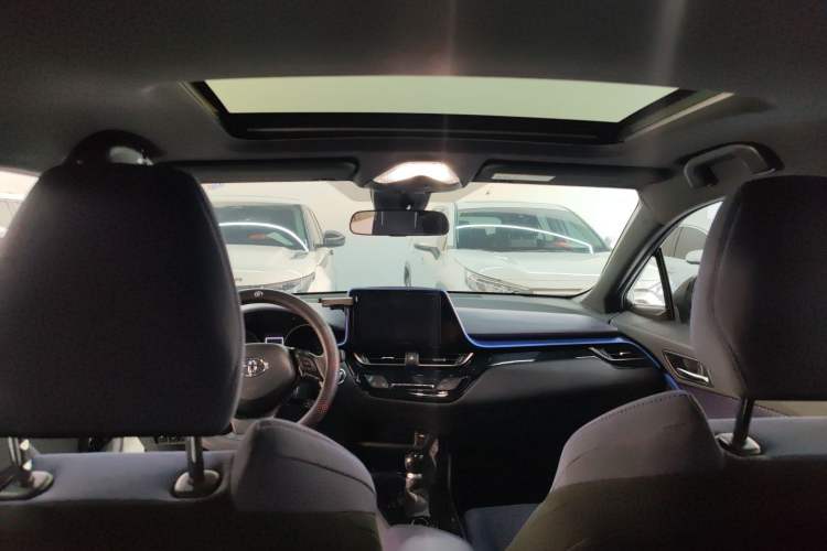 Used Toyota C-HR 2018 2.0L Leading with Sunroof China V Standard