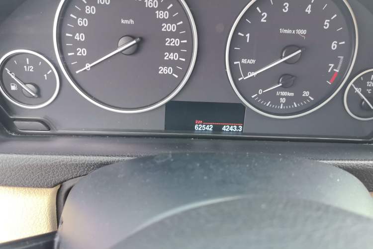 Used BMW 3 Series 2014 320Li Fashion Model
