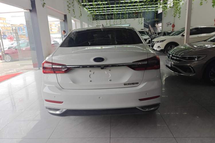 Used Ford Escort 2021 1.5L Automatic Diamond Edition
