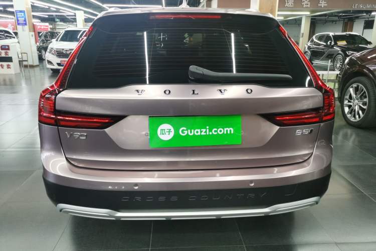 Used Volvo V90 2023 Cross Country B5 AWD Smart Range Edition
