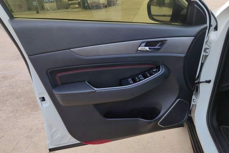 Used BAIC Beijing X5 2019 1.5T Manual Elite Edition China VI
