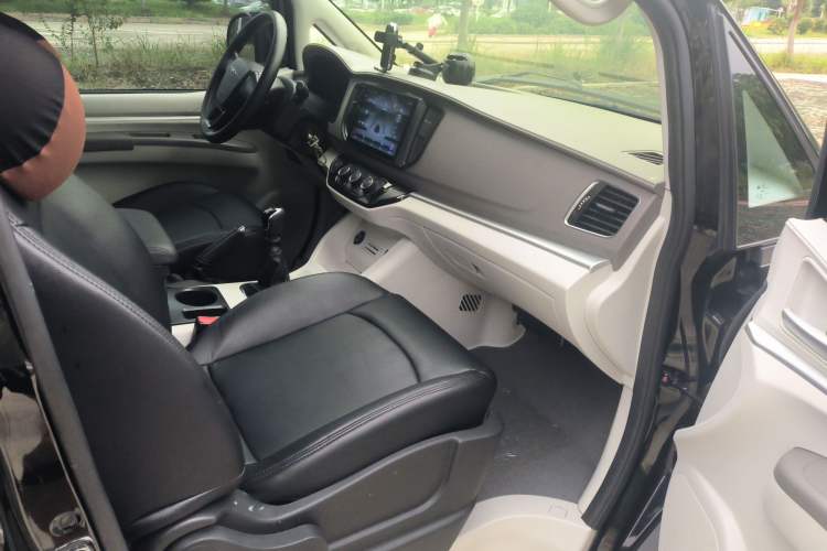 Used FORTHING Lingzhi 2024 M5L 1.5T Manual Comfort 7-Seater