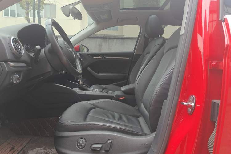 Used Audi A3 2014 Limousine 35 TFSI Automatic Comfort Model

