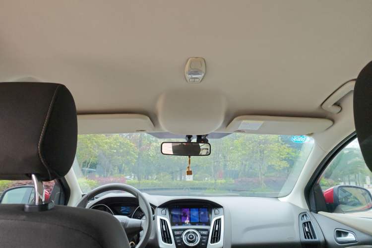 Used Ford Focus 2012 Sedan 1.6L Automatic Comfort Model
