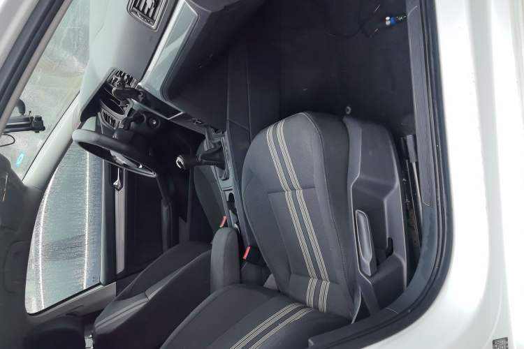 Used Volkswagen Lamando 2015 230TSI Manual Trend Edition
